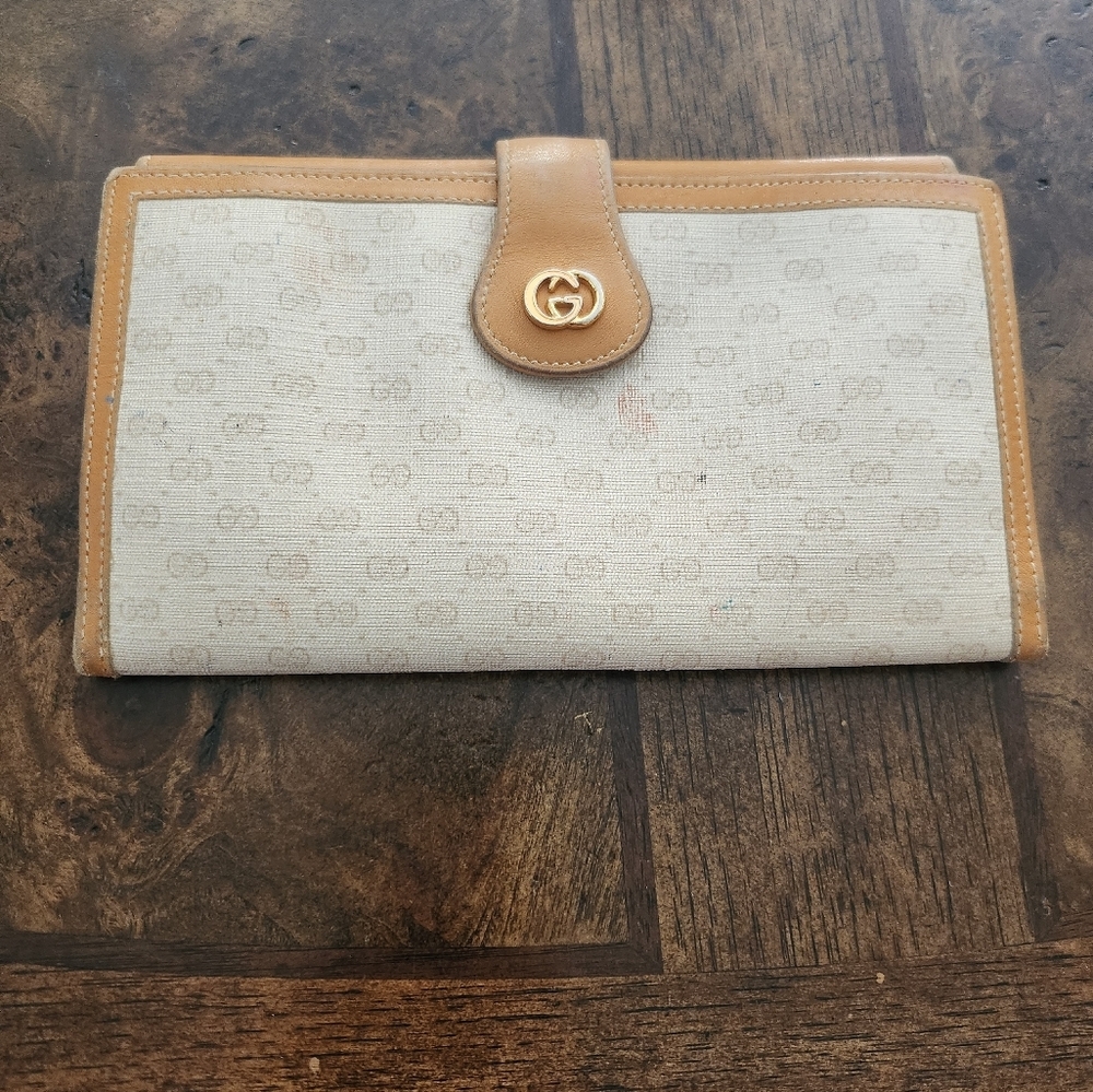 Vintage Gucci trifold wallet